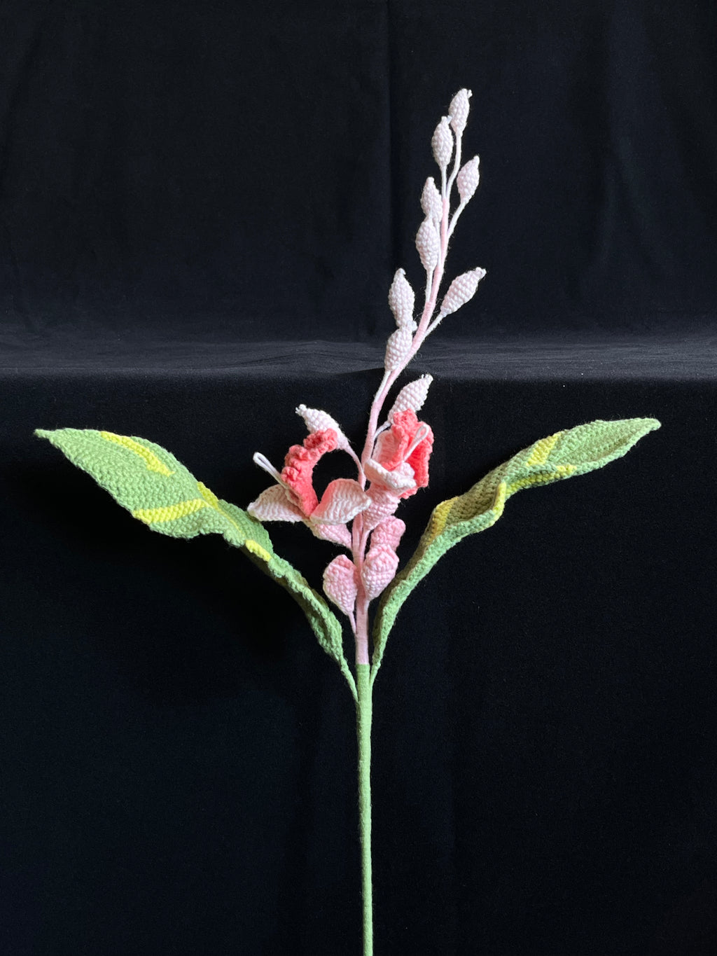 🌿 Gehaakte Heliconia – Handgemaakte Tropische Bloem