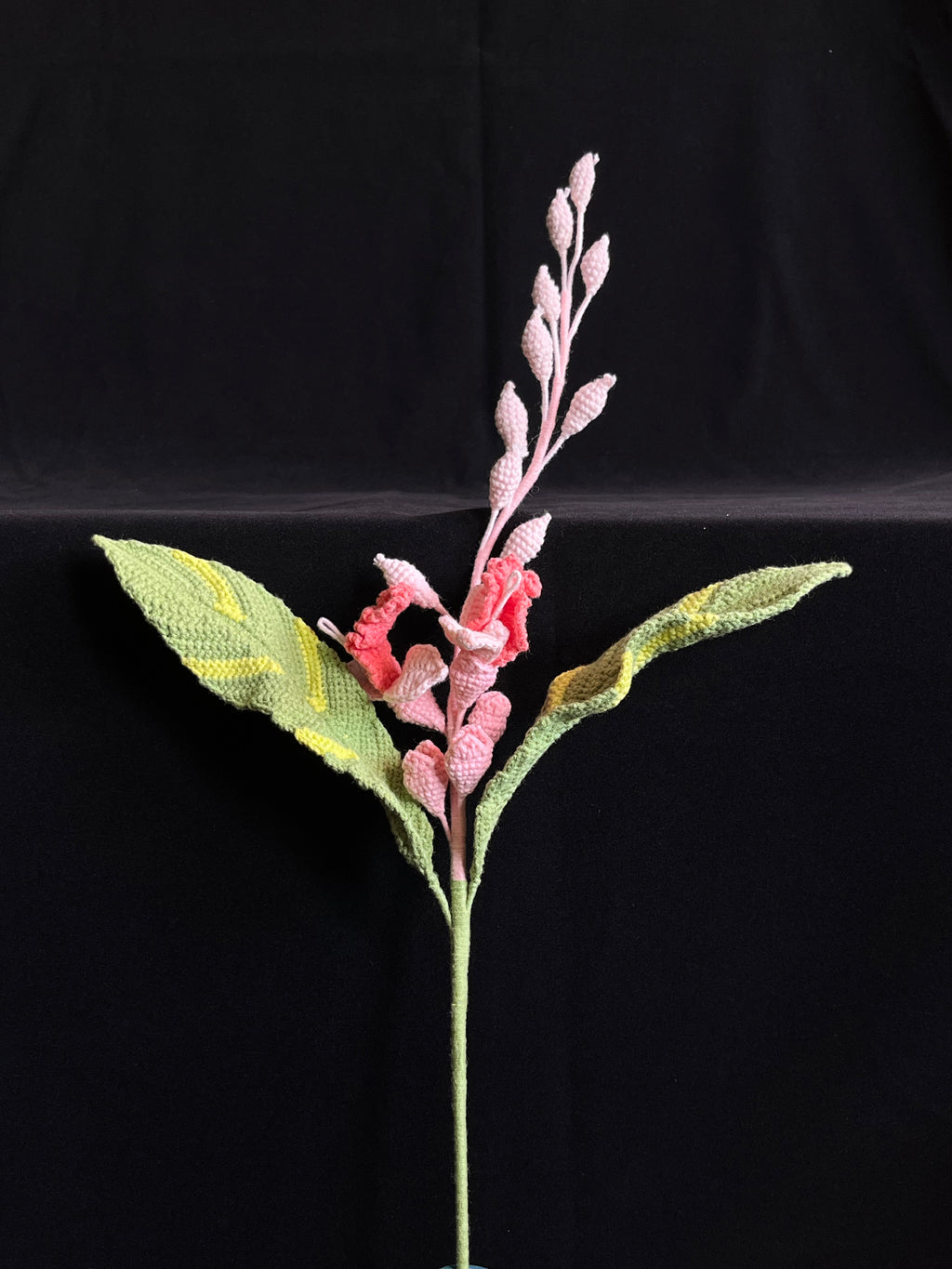 🌿 Gehaakte Heliconia – Handgemaakte Tropische Bloem
