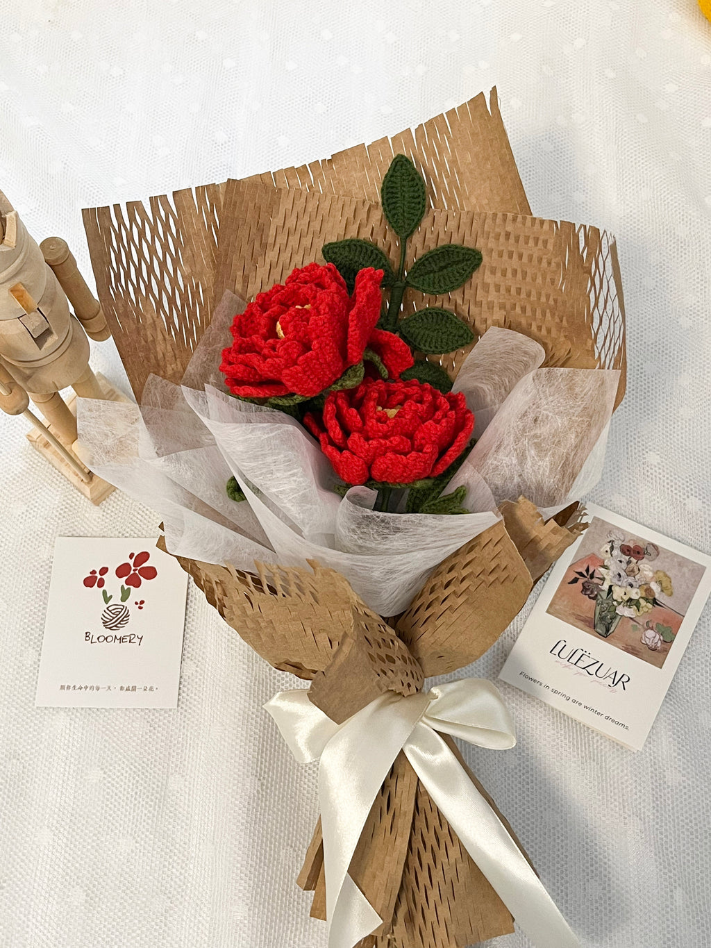 Gehaakt pioenboeket – rood - Een blijvend boeket vol warmte en betekenis