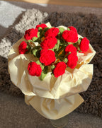 Handgehaakt bloemenboeket – rood & vol liefde