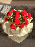 Handgehaakt bloemenboeket – rood & vol liefde