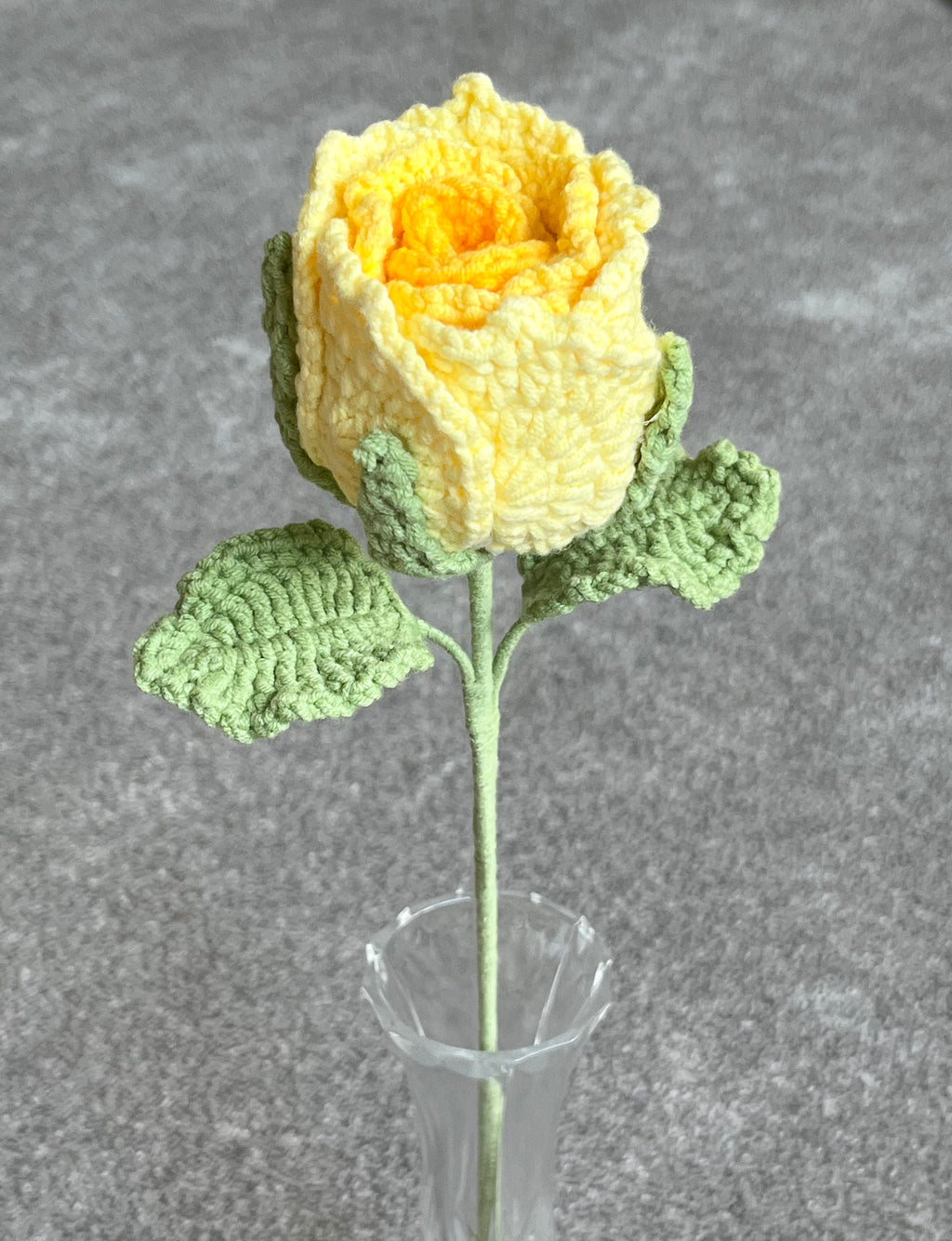 Handgehaakte roos – verkrijgbaar in meerdere kleuren
