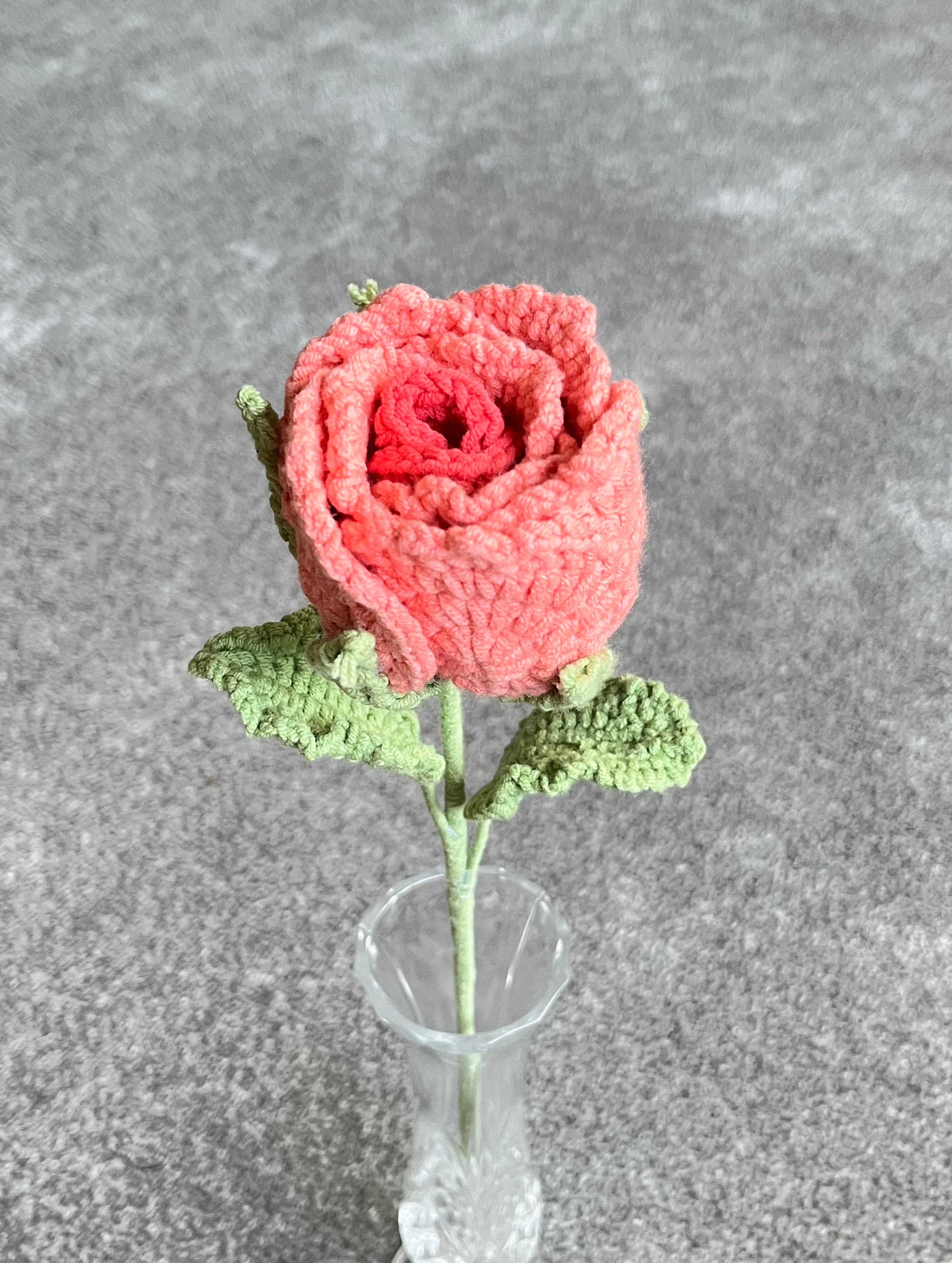 Handgehaakte roos – verkrijgbaar in meerdere kleuren
