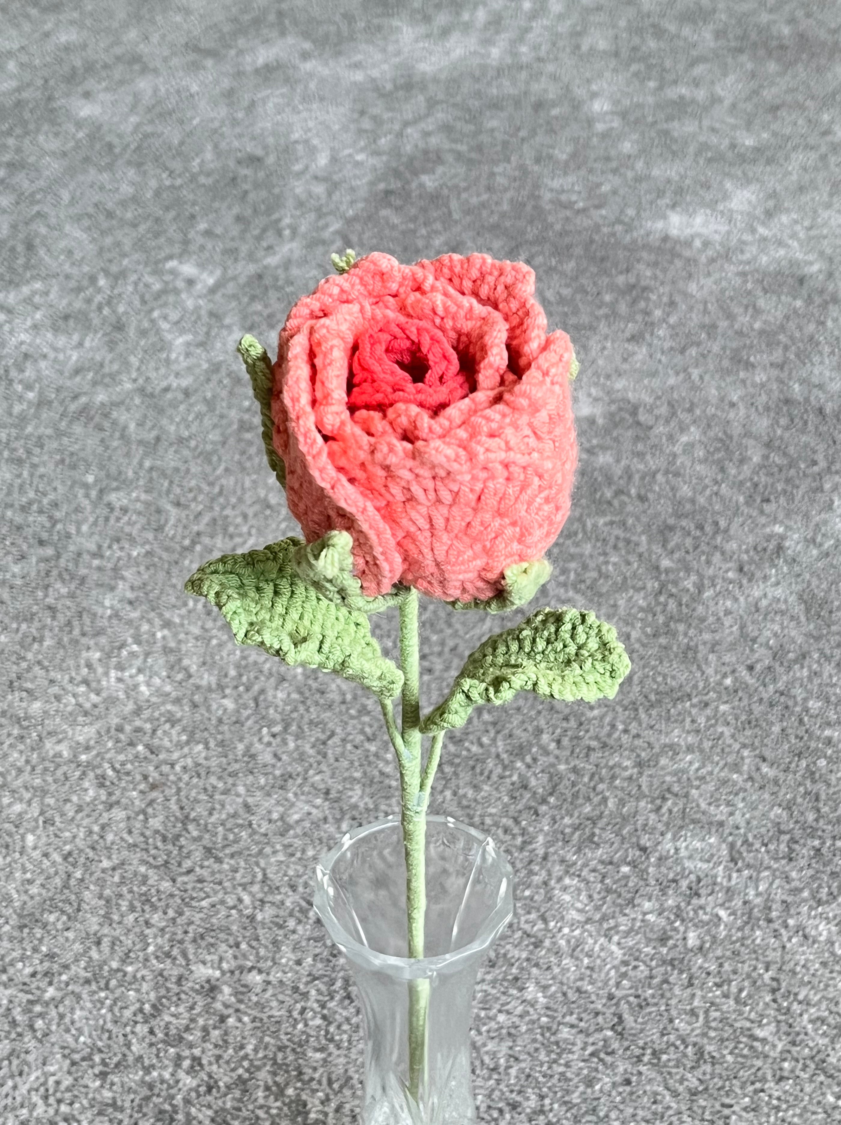 Handgehaakte roos – verkrijgbaar in meerdere kleuren