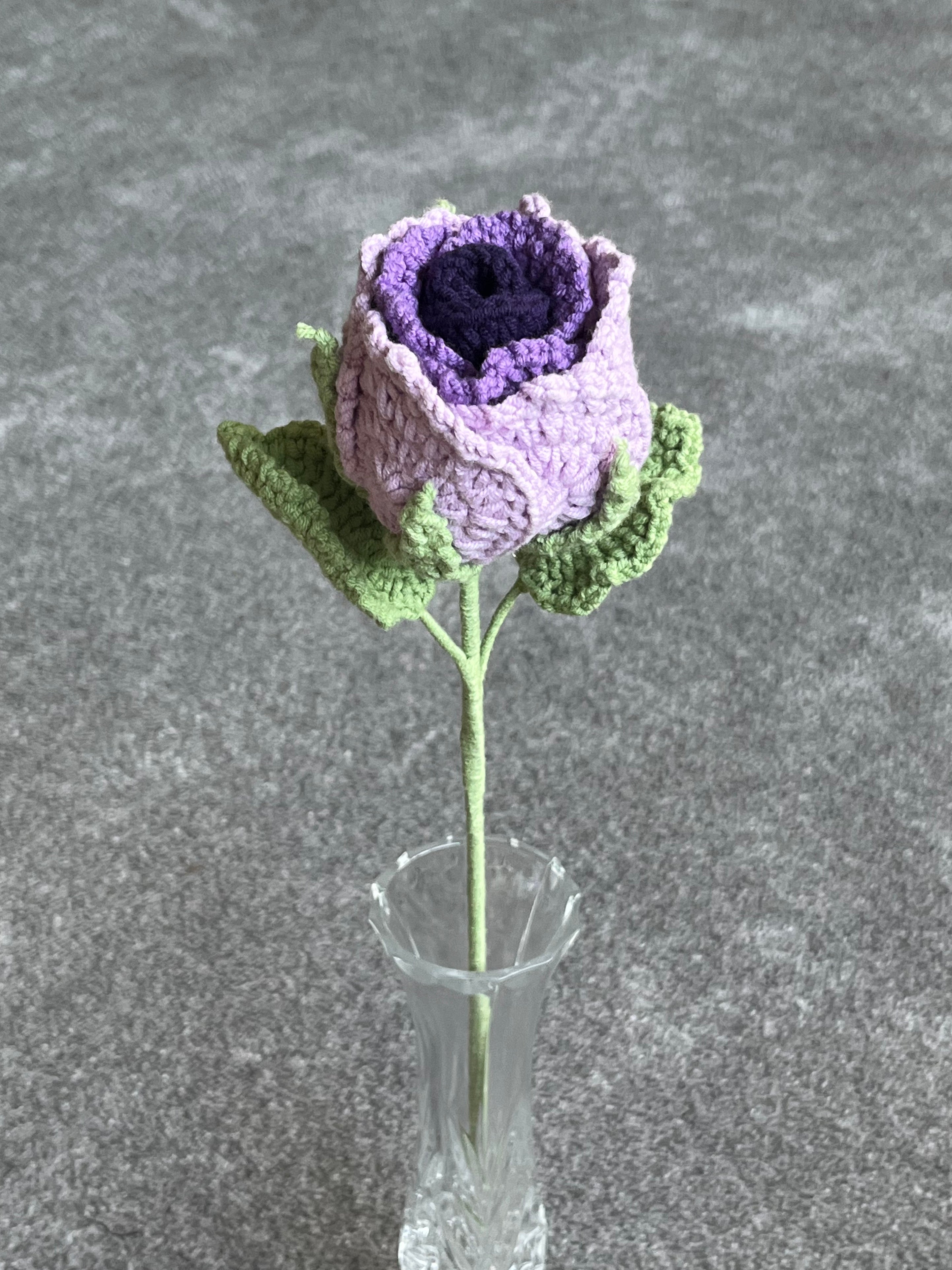 Handgehaakte roos – verkrijgbaar in meerdere kleuren