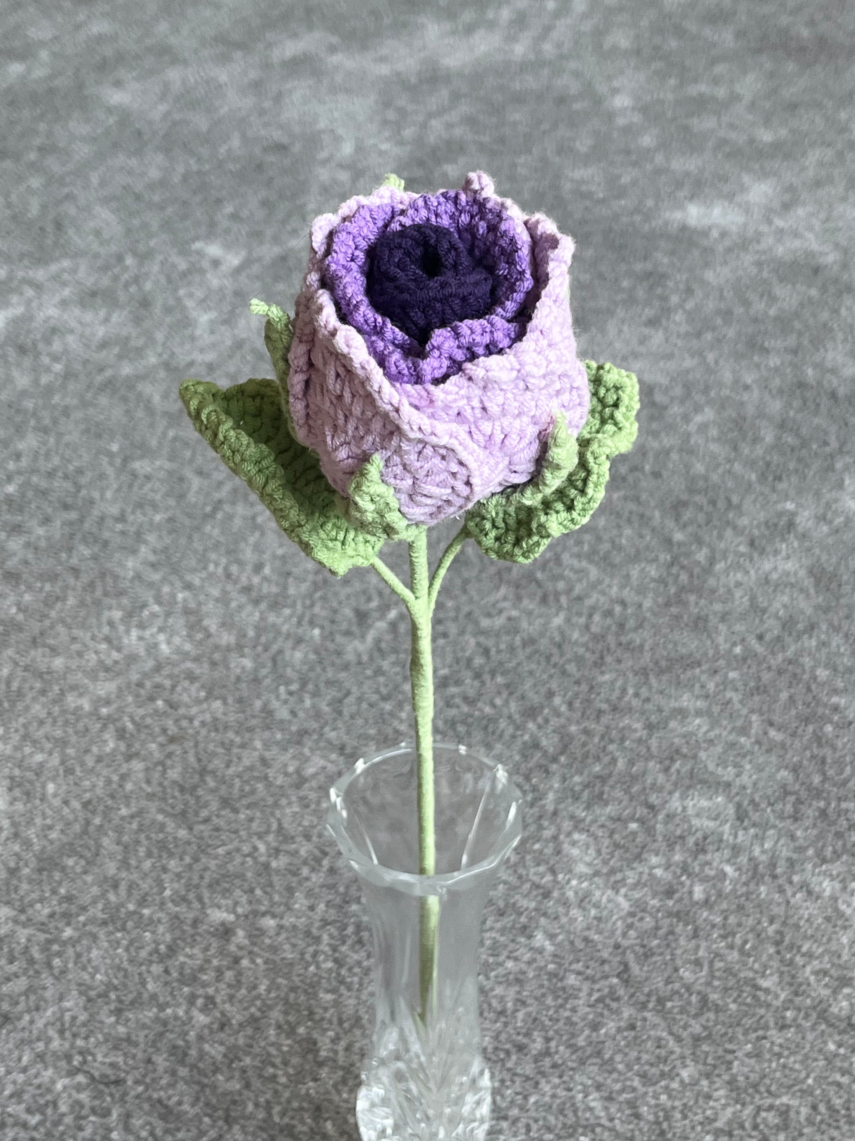 Handgehaakte roos – verkrijgbaar in meerdere kleuren