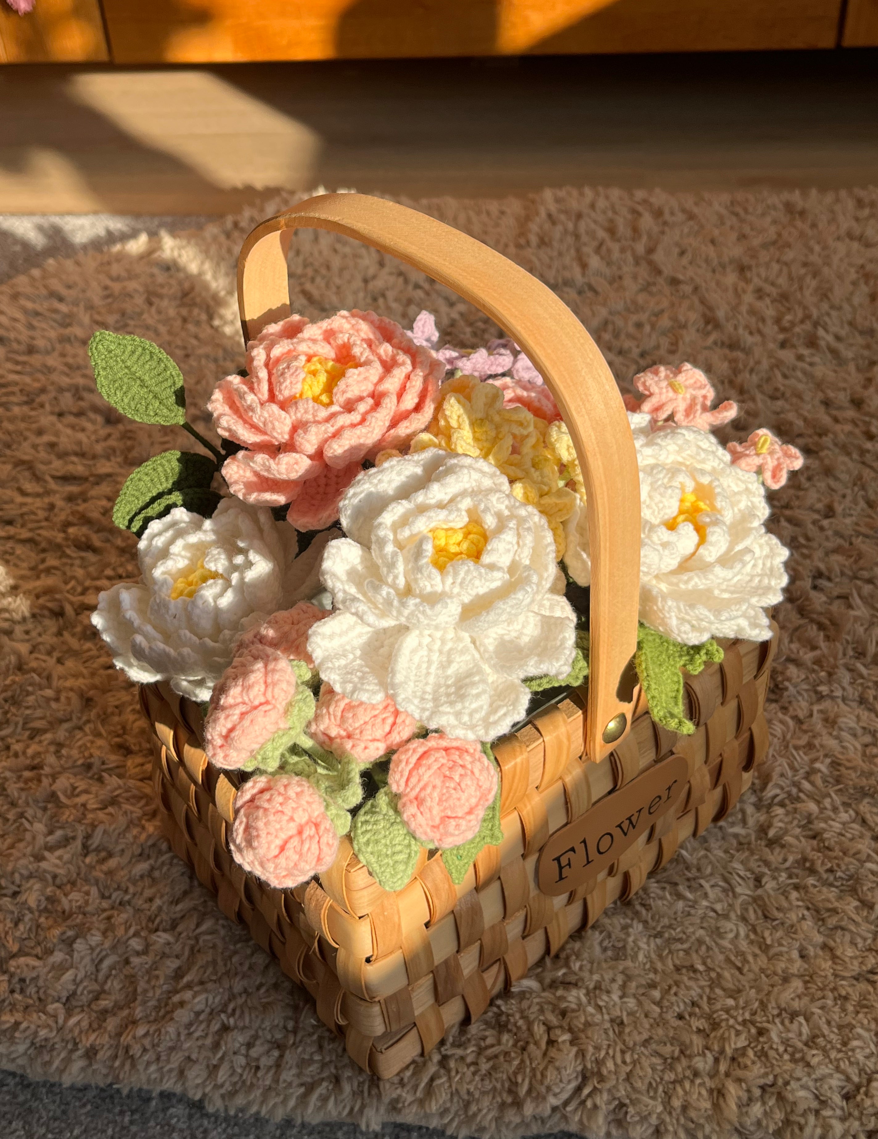 Handgehaakte bloemenmand – zacht & elegant