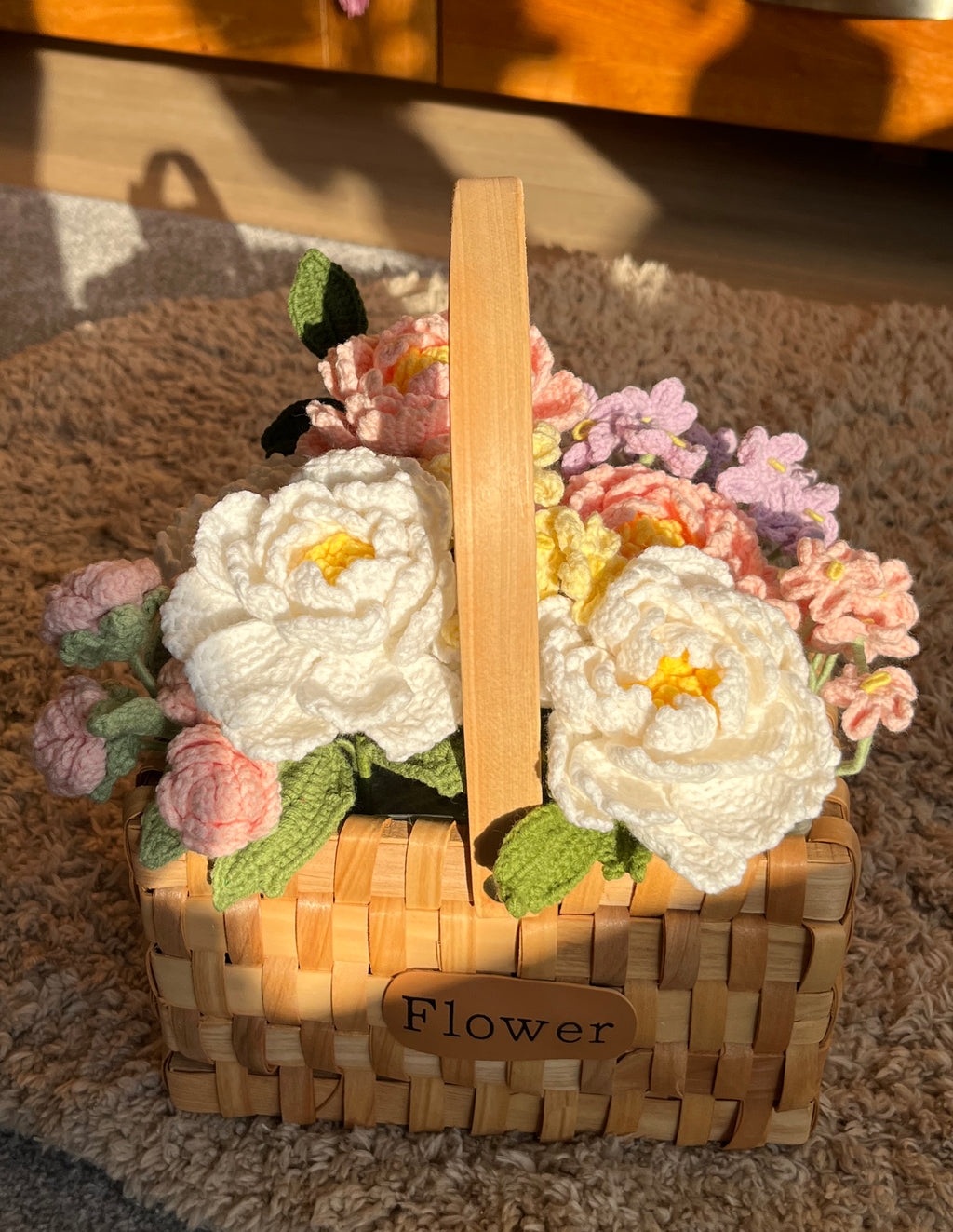 Handgehaakte bloemenmand – zacht & elegant