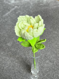 Handgehaakte bloem – fris groen & verfijnd