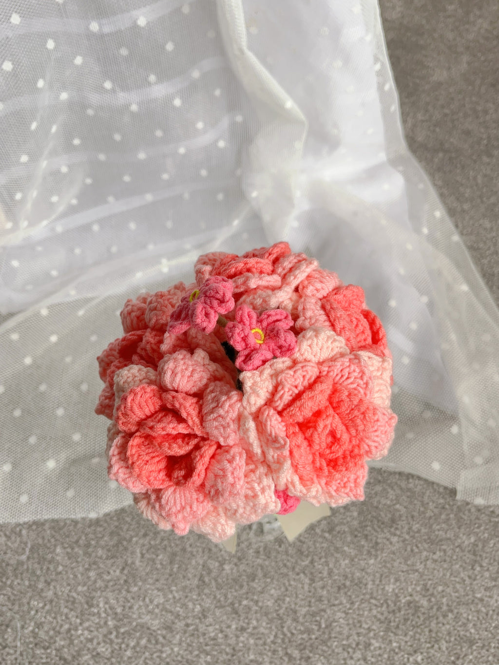 Handgehaakt bloemenboeket – zacht roze & speels