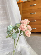 Handgehaakte bloemen tak – zacht & speels in pastel