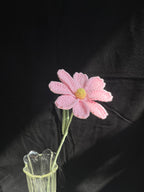 Handgehaakte bloem – zacht roze & simpel