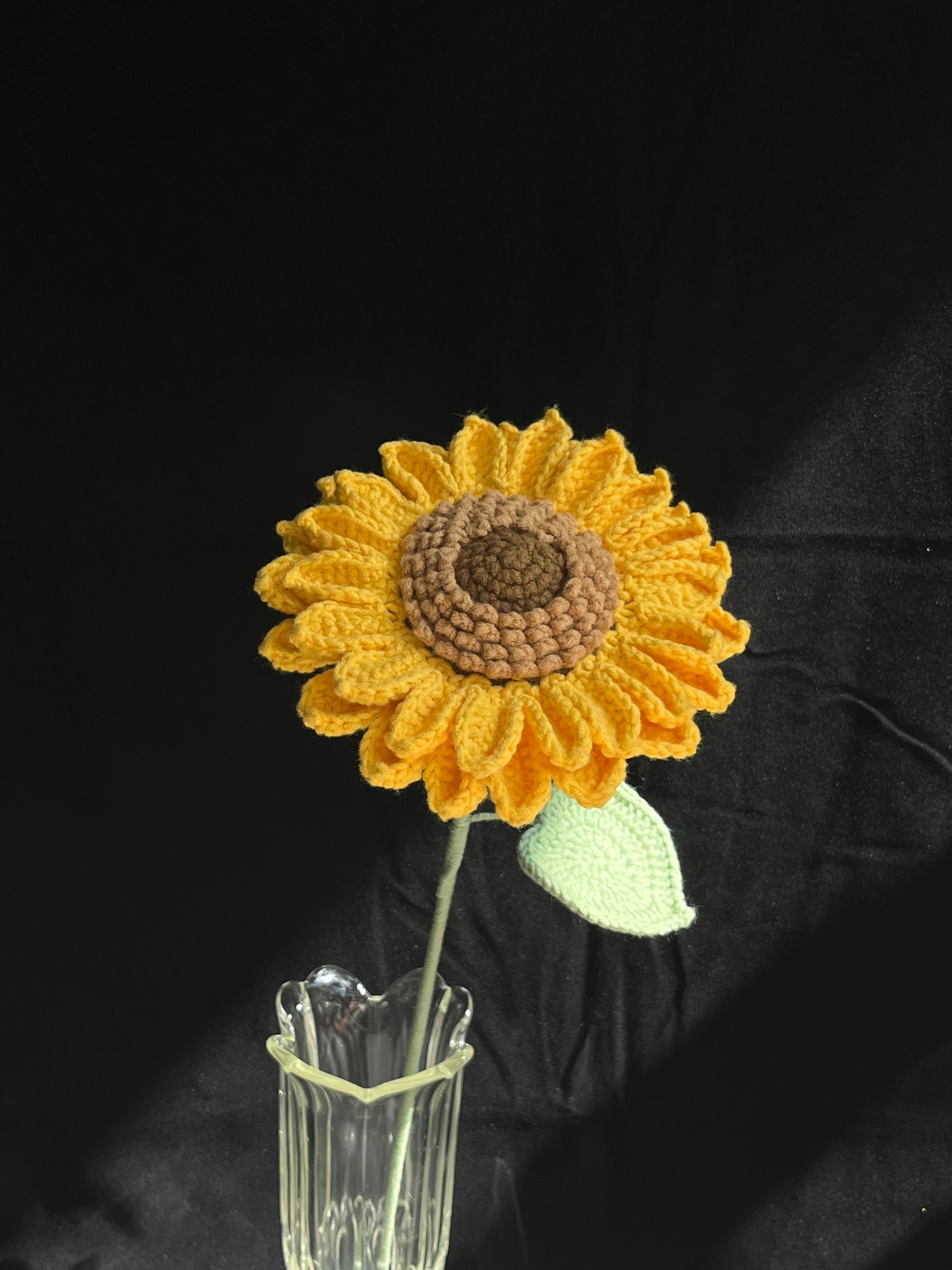 Handgehaakte zonnebloem – vrolijk & zonnig