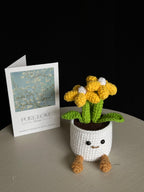 🌼 Gehaakte Bloempot met Gele Bloemetjes – Handgemaakte Decoratie
