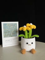 🌼 Gehaakte Bloempot met Gele Bloemetjes – Handgemaakte Decoratie