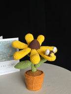 🌻 Gehaakte Zonnebloem met Bijtje – Handgemaakte Woondecoratie