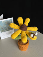 🌻 Gehaakte Zonnebloem met Bijtje – Handgemaakte Woondecoratie