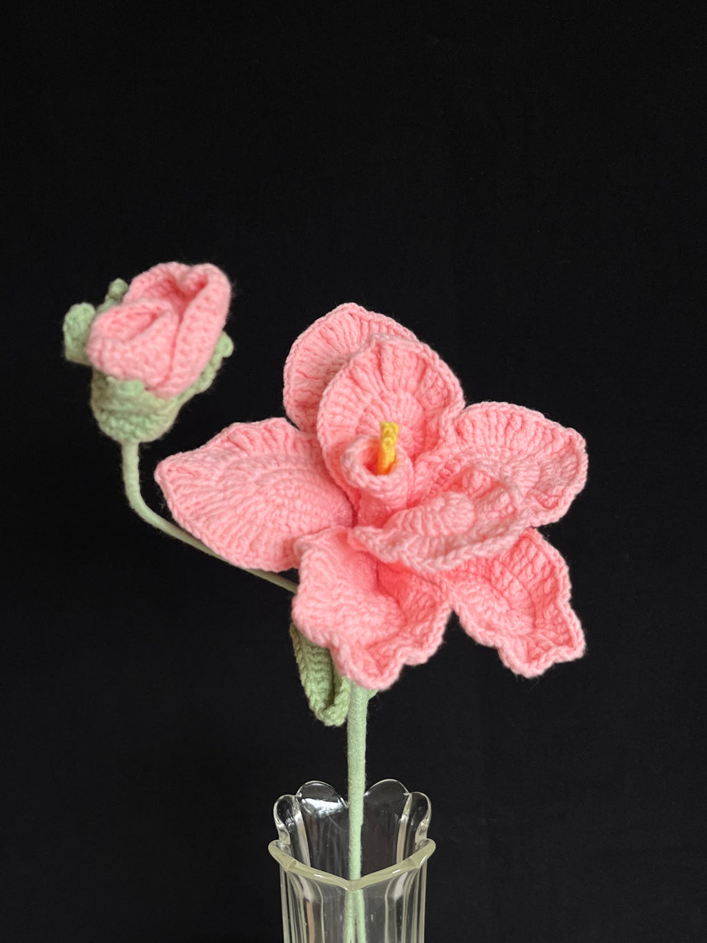 🌸 Gehaakte Roze Amaryllis – Handgemaakte Bloem die Altijd Bloeit