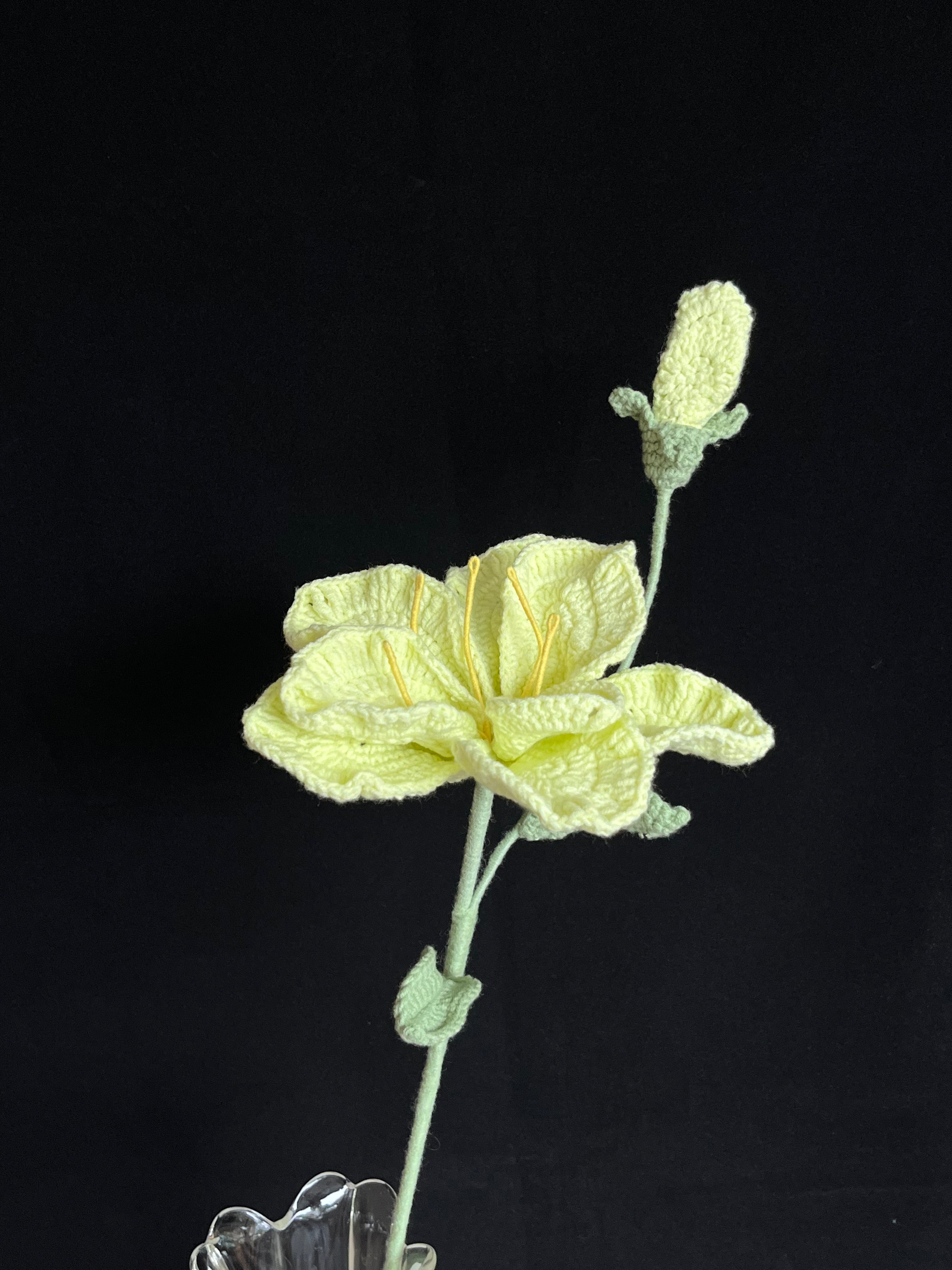 🌼 Gehaakte Gele Lelie – Handgemaakte Bloem die Altijd Straalt